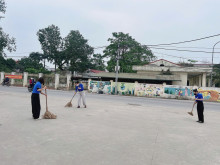 Đoàn Thanh niên nhà trường tổ chức tổng vệ sinh môi trường chào mừng ngày "Bầu cử đại biểu Quốc hội và HĐND các cấp"