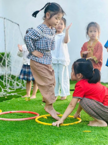 Hoạt động thể chất của các bé 4 tuổi B3 tại Phân hiệu Hồng Dương