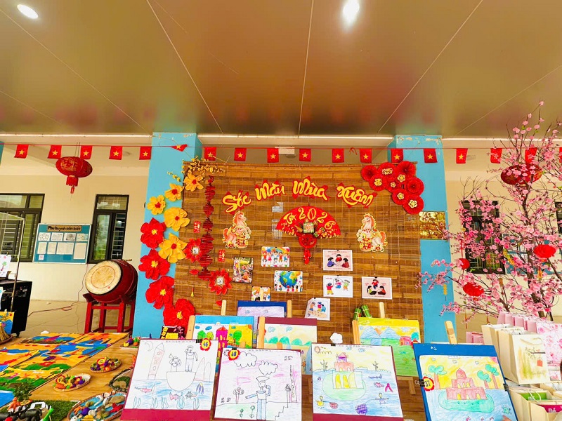 Hội thi "Bé khéo tay-Chủ đề Sắc màu mùa Xuân" năm học 2025 - 2026