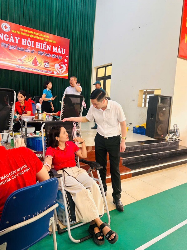 Hoạt động hiến máu tình nguyện của CBGVNV trường Mầm non Tân Ước