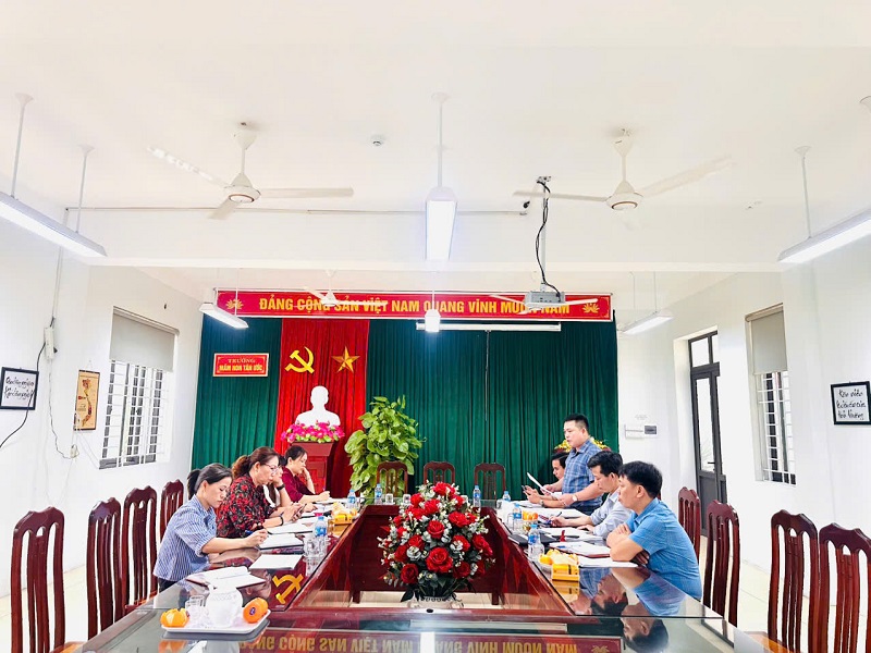 Nhà trường đón đoàn kiểm tra cảu Đảng ủy xã Dân Hòa về công tác triển khai các Nghị quyết của Đảng