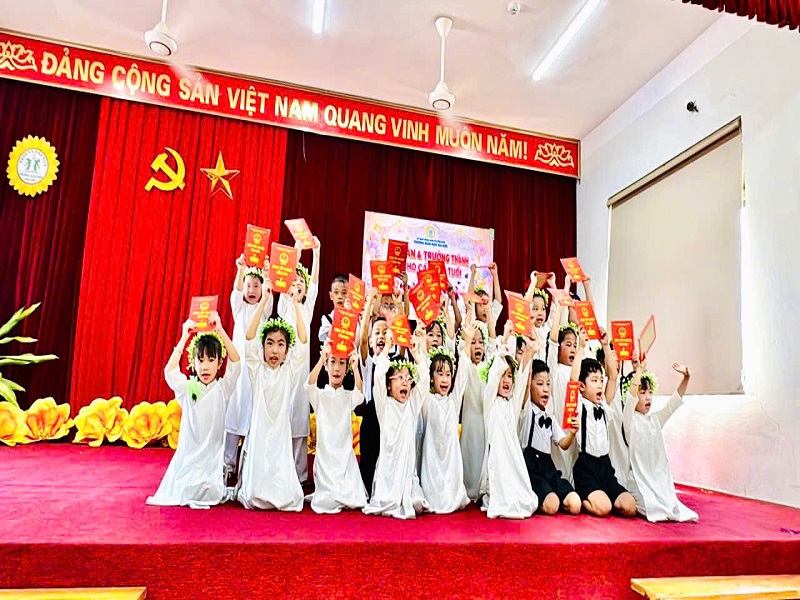 TRƯỜNG MẦM NON TÂN ƯỚC TỔ CHỨC: “VUI TẾT THIẾU NHI 1/6-TỔNG KẾT NĂM HỌC 2025–2026; RI ÂN & TRƯỞNG THÀNH” CHO CÁC BÉ 5 TUỔI