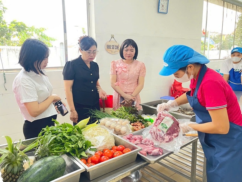 Trụ sở Trường Mầm non Tân Ước đón đoàn giám sát An toàn thực phẩm, công tác bán trú