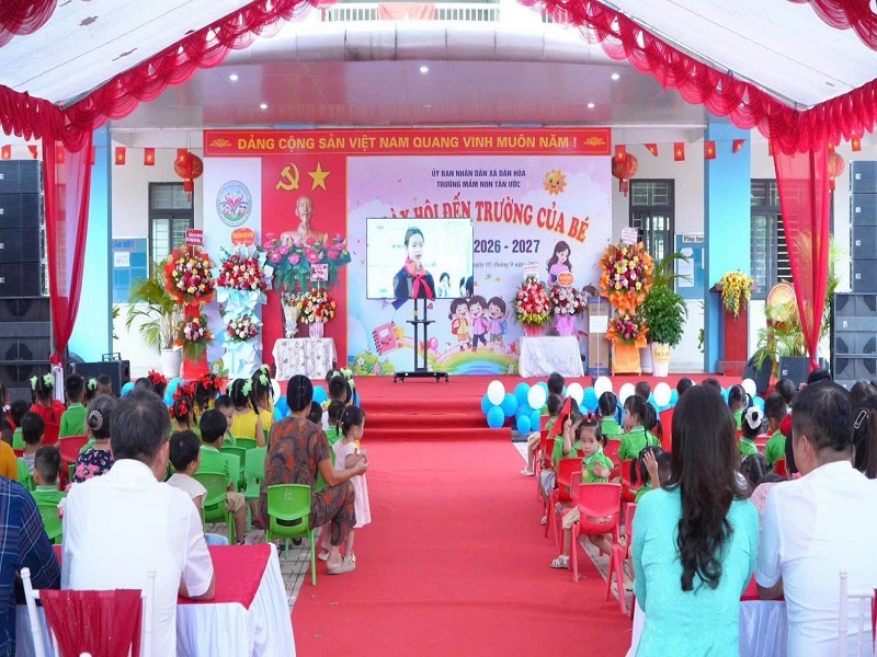 truyen hinh truc tuyen khai giang