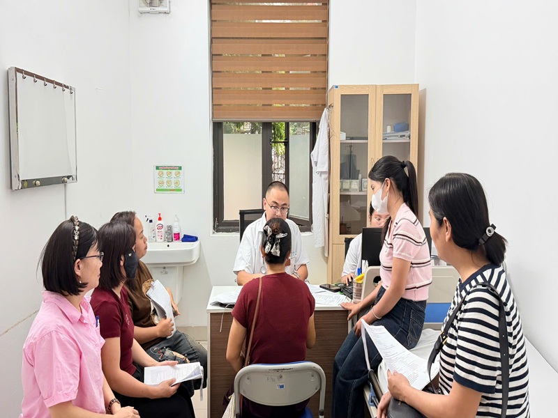 CB, GV, NV đi khám sức khỏe đầu năm học 2026-2027
