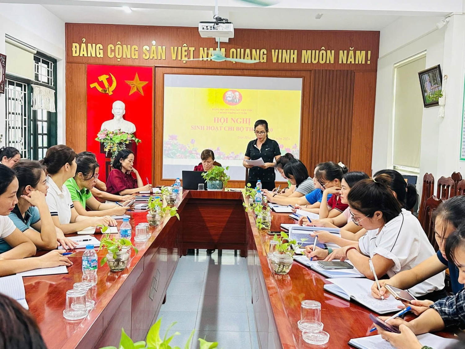 Hội nghị sinh hoạt thường kỳ của các Chi bộ trực thuộc Đảng bộ trường Mầm non Tân Ước
