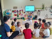 Hoạt động làm quen với đất nặn của các bé nhà trẻ lớp D3