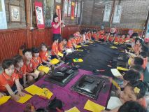 Hình ảnh Cô và Bé đi học tập giã ngoại