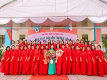 Tập thể CBGVNV nhà trường