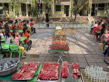 Tiec Buffet của các bé trường MN Tân Ước