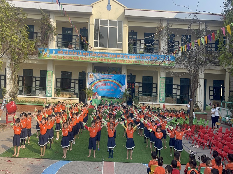 Bài đồng diễn của các Bé mẫu giáo lớn