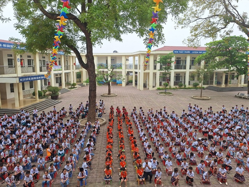 Buổi thăm quan trải nghiệm tại trường tiểu học của các bé 5 tuổi
