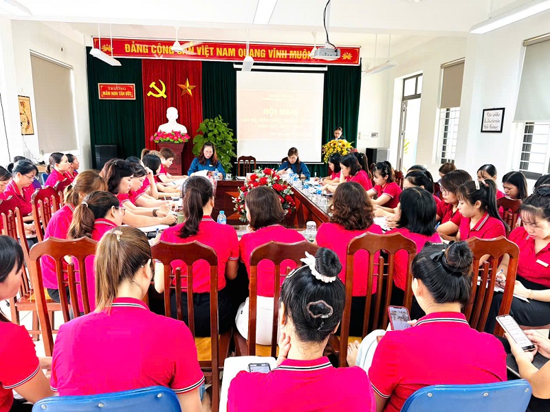 Hội nghị cán bộ, viên chức, người lao động năm học 2025-2026