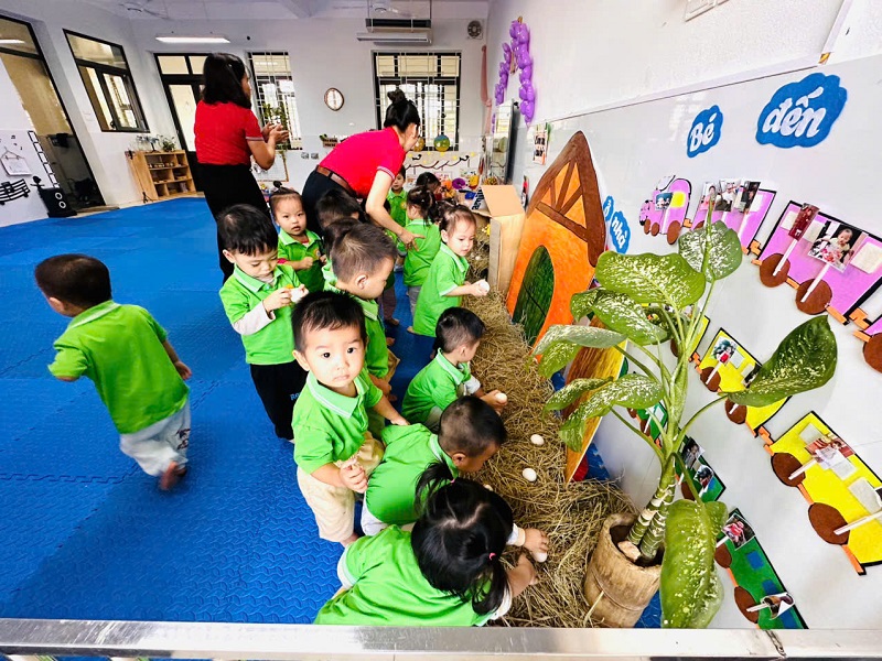 Hoạt động thao giảng của các bé lớp nhà trẻ D1