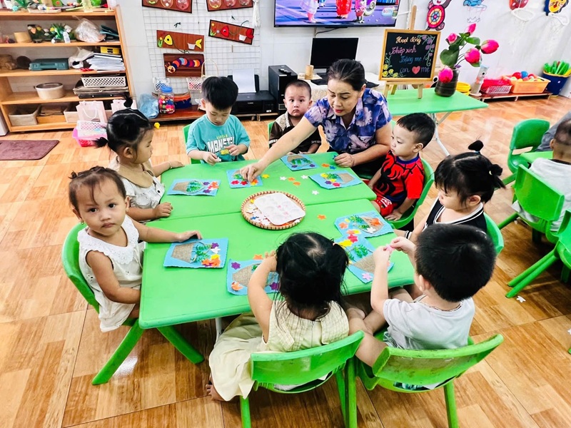 HOẠT ĐỘNG LÀM THIỆP XINH TẶNG MẸ – CHÀO MỪNG NGÀY 20/10 🌸